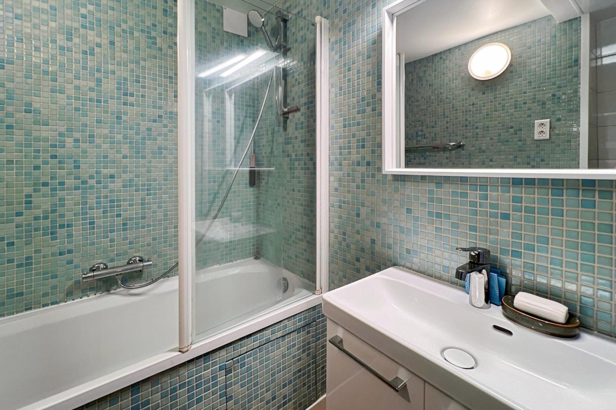 Cozy 30 M Near Canal St Martin Apartment